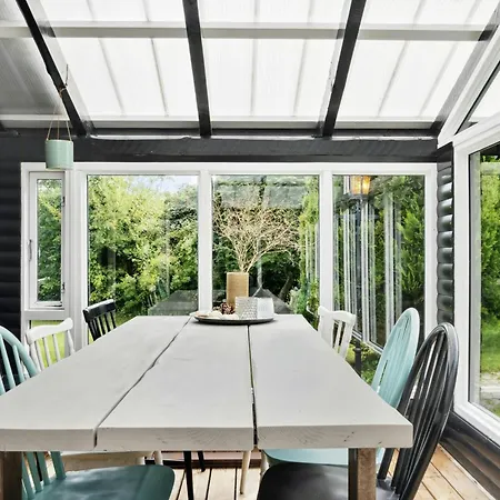 Дом отдыха Nordic Simplicity With Natural Serenity *