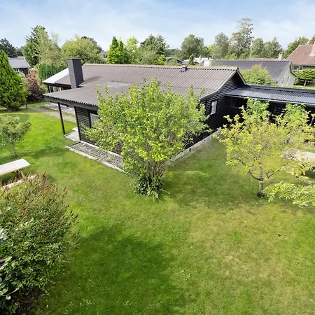 Nordic Simplicity With Natural Serenity Dom wakacyjny *