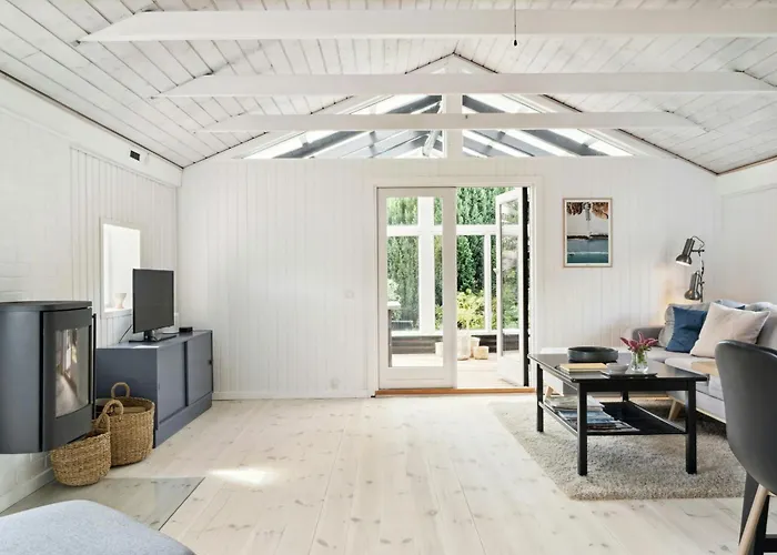 Nordic Simplicity With Natural Serenity * Grenå
