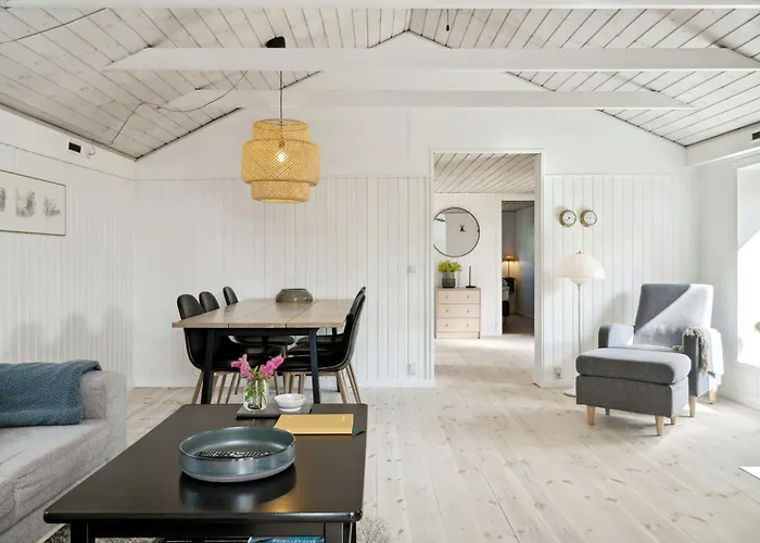 Nordic Simplicity With Natural Serenity Casa vacanze Grenå